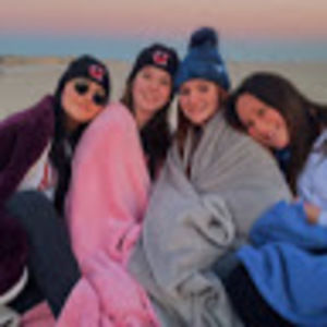 Meet your Posher, Dominique